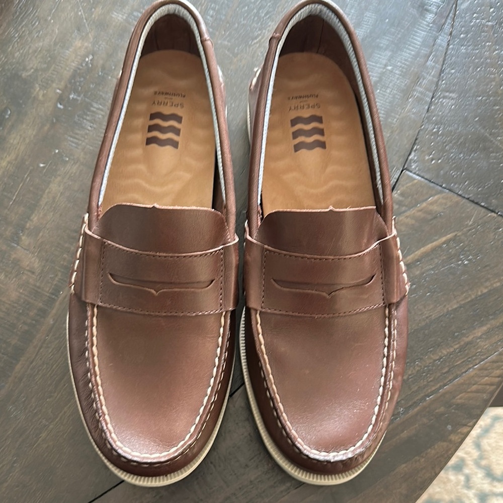 Sperry Brown Leather Loafers Classic Slip-On Design